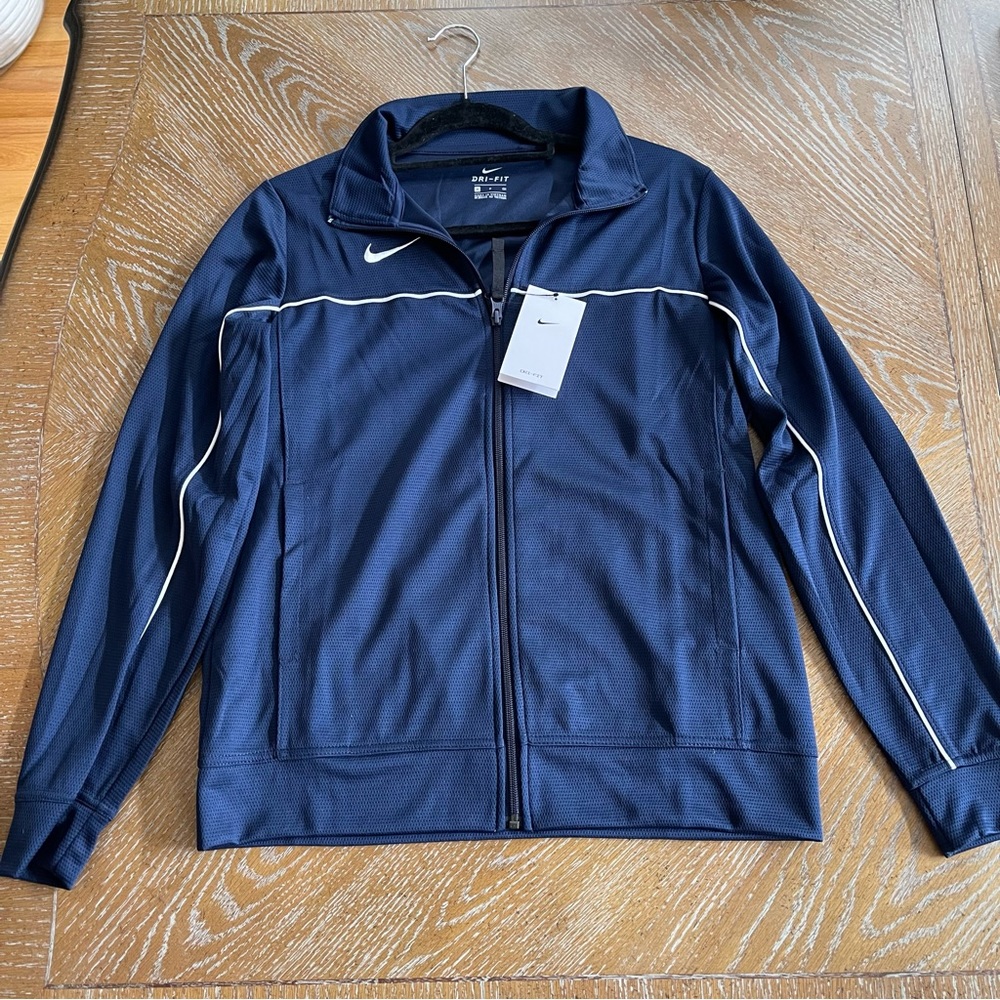 Nike Women’s Basketball Zip Up!